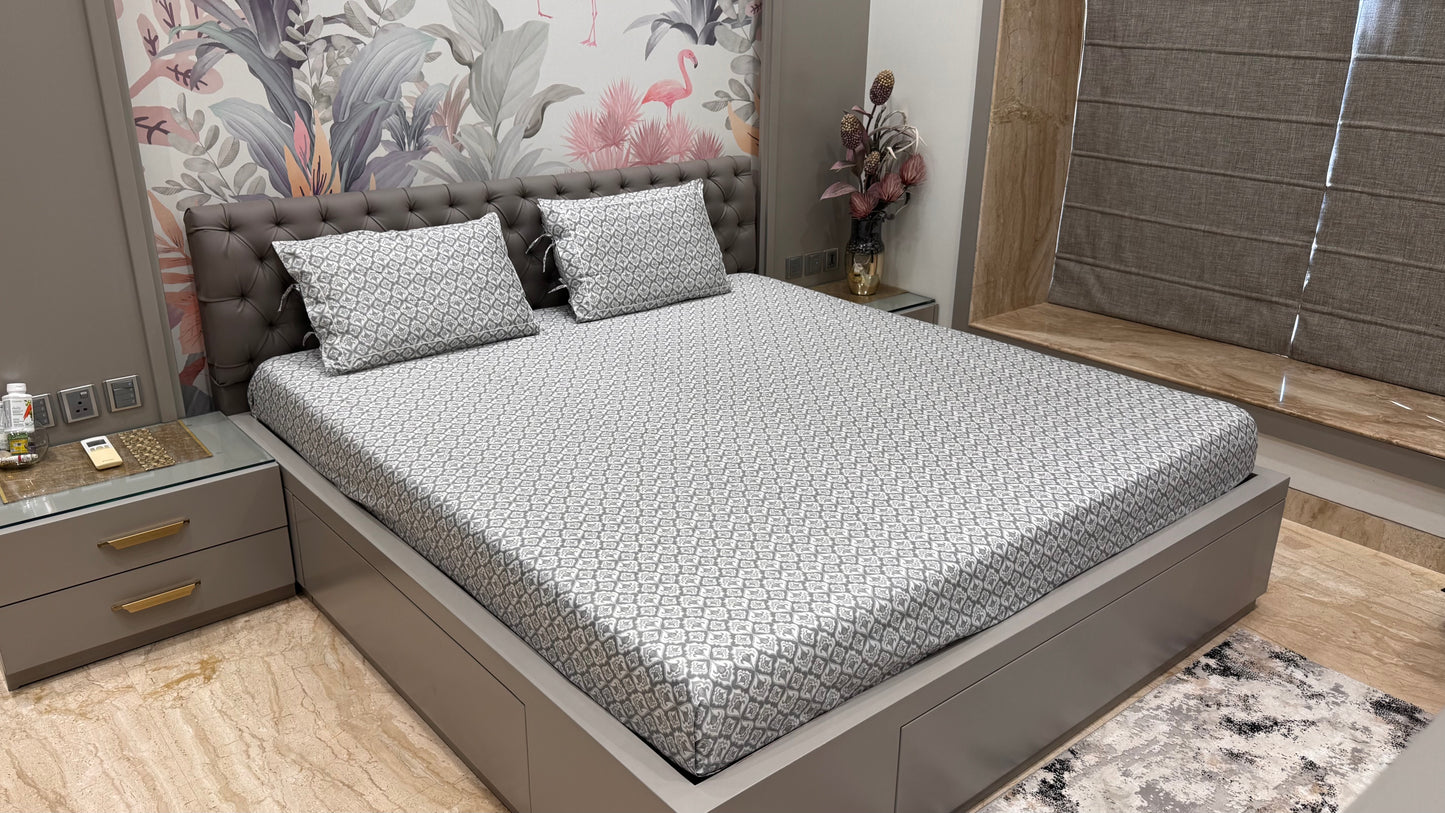 Pure Cotton Grey Colour Geomertic Print Bedsheet