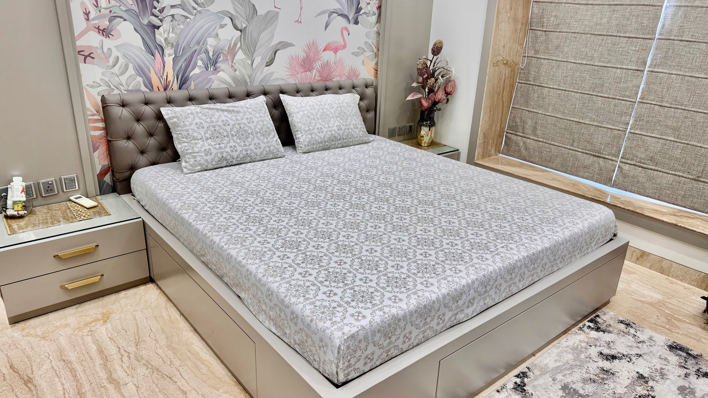 White Colour Pure Cotton Fabric Bedsheet