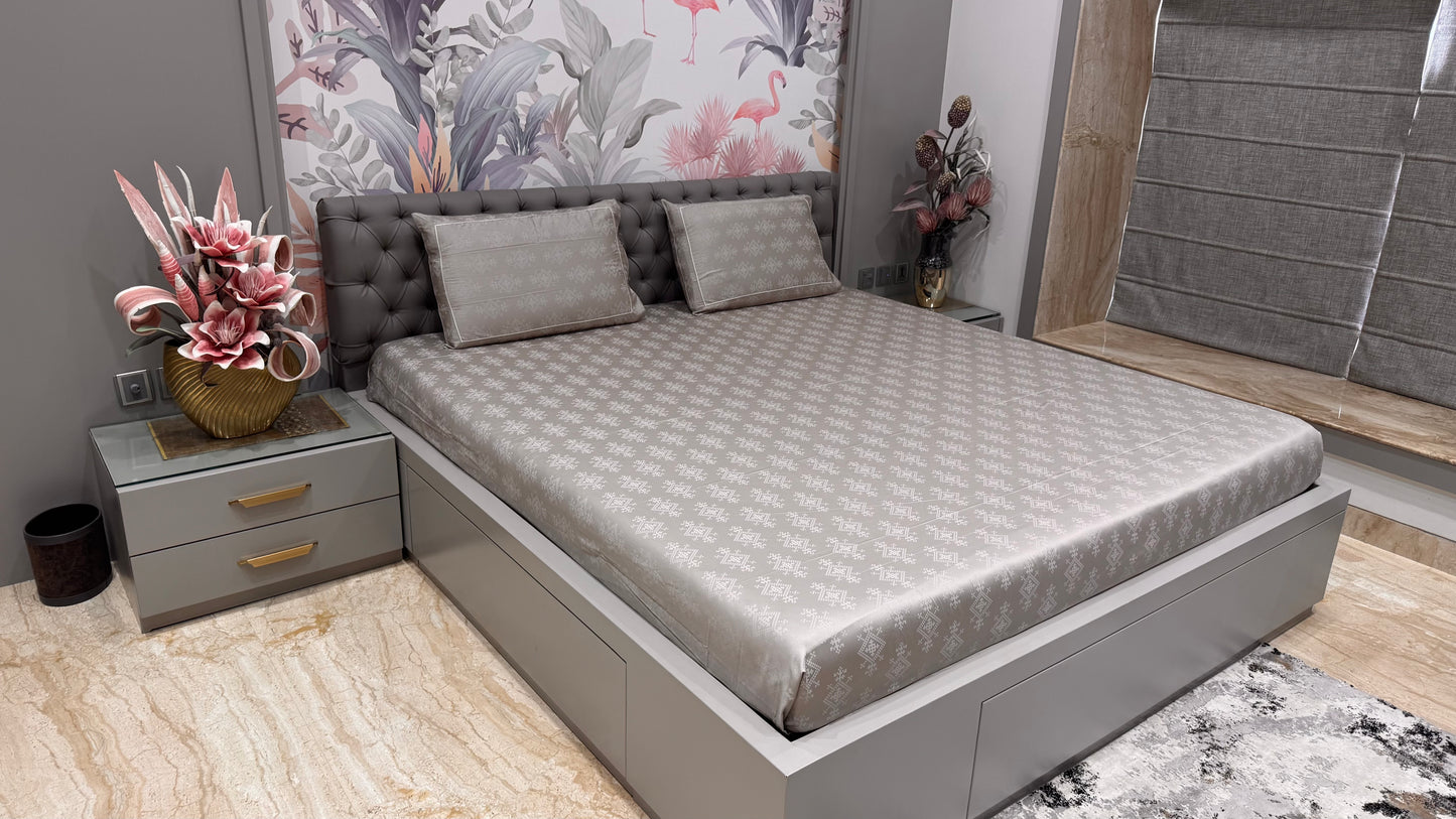 Exclusive 300TC Jacquard Geometric Print Bedsheet