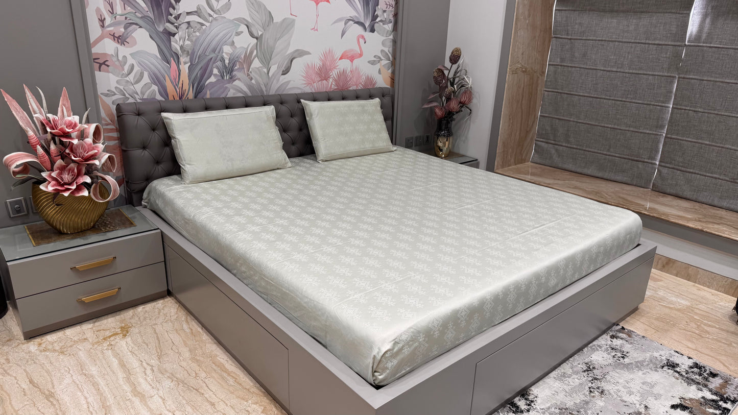 Exclusive 300TC Jacquard Geometric Print Bedsheet