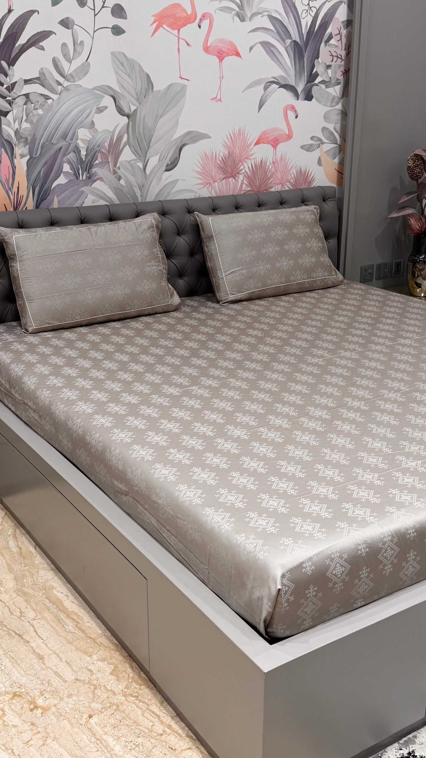 Exclusive 300TC Jacquard Geometric Print Bedsheet