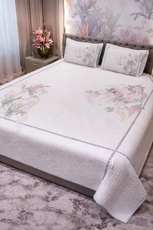 Beautiful Sober Frame Design Digital Bedcover